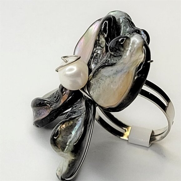 Midnight Blue Sea Shell Freshwater Pearl Bead Asymmetric Flower Adjustable Ring - Picture 6 of 12